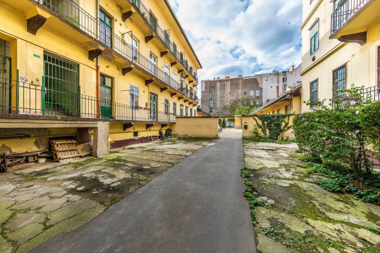 French Touch Apartment With Free Parking Budapest Ngoại thất bức ảnh