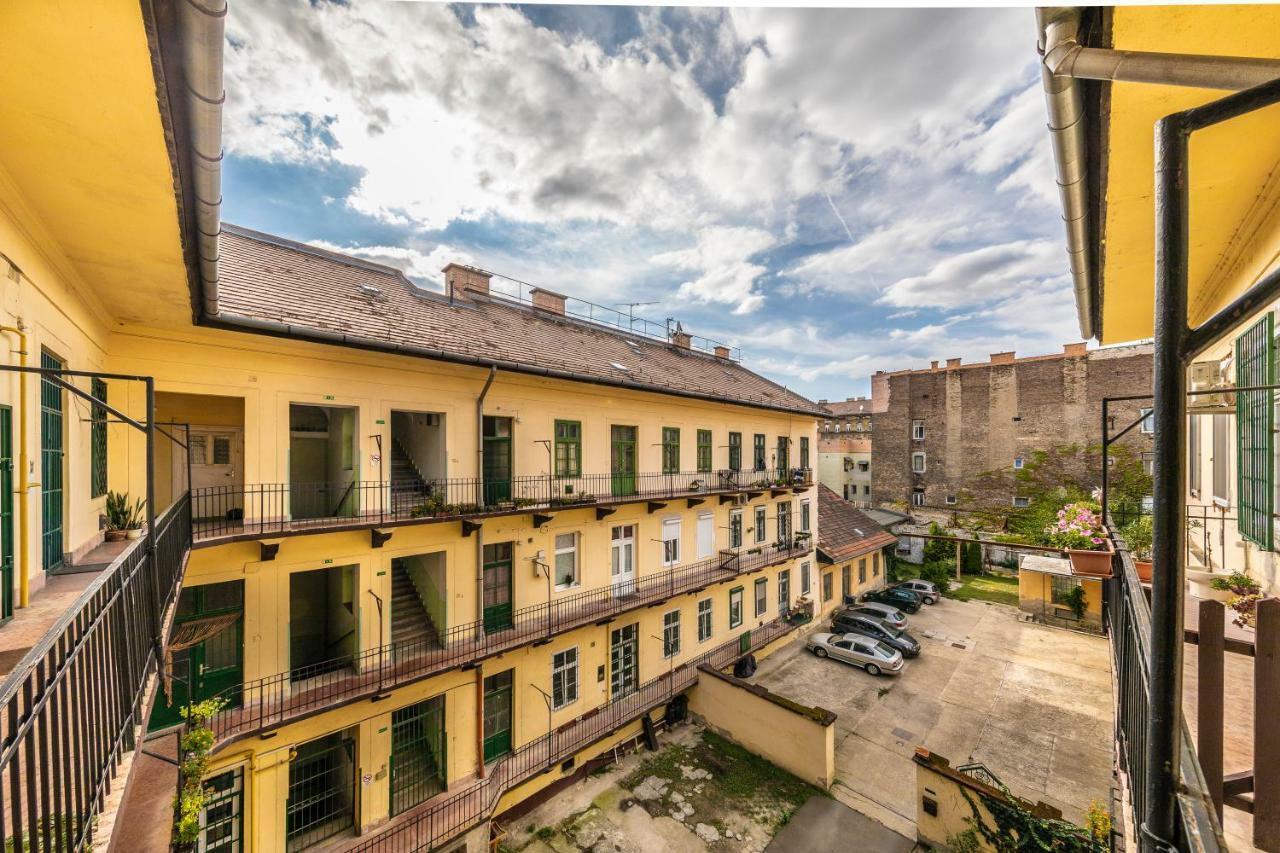 French Touch Apartment With Free Parking Budapest Ngoại thất bức ảnh