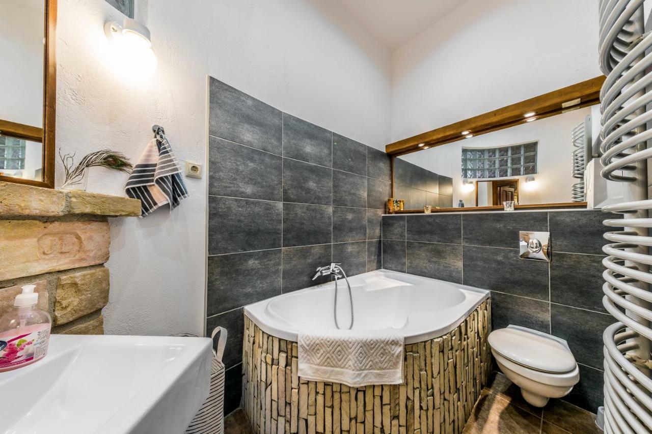 French Touch Apartment With Free Parking Budapest Ngoại thất bức ảnh