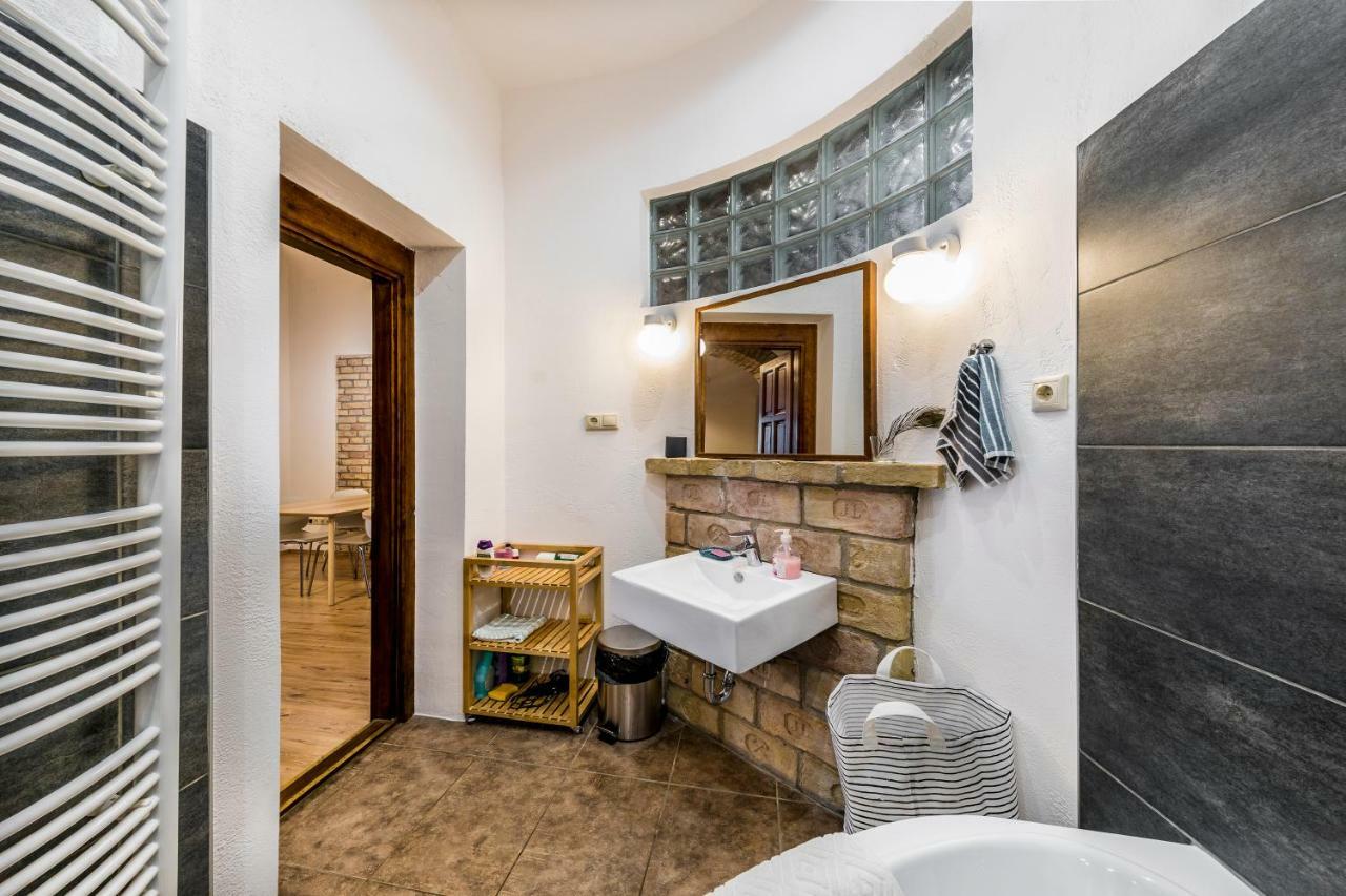 French Touch Apartment With Free Parking Budapest Ngoại thất bức ảnh