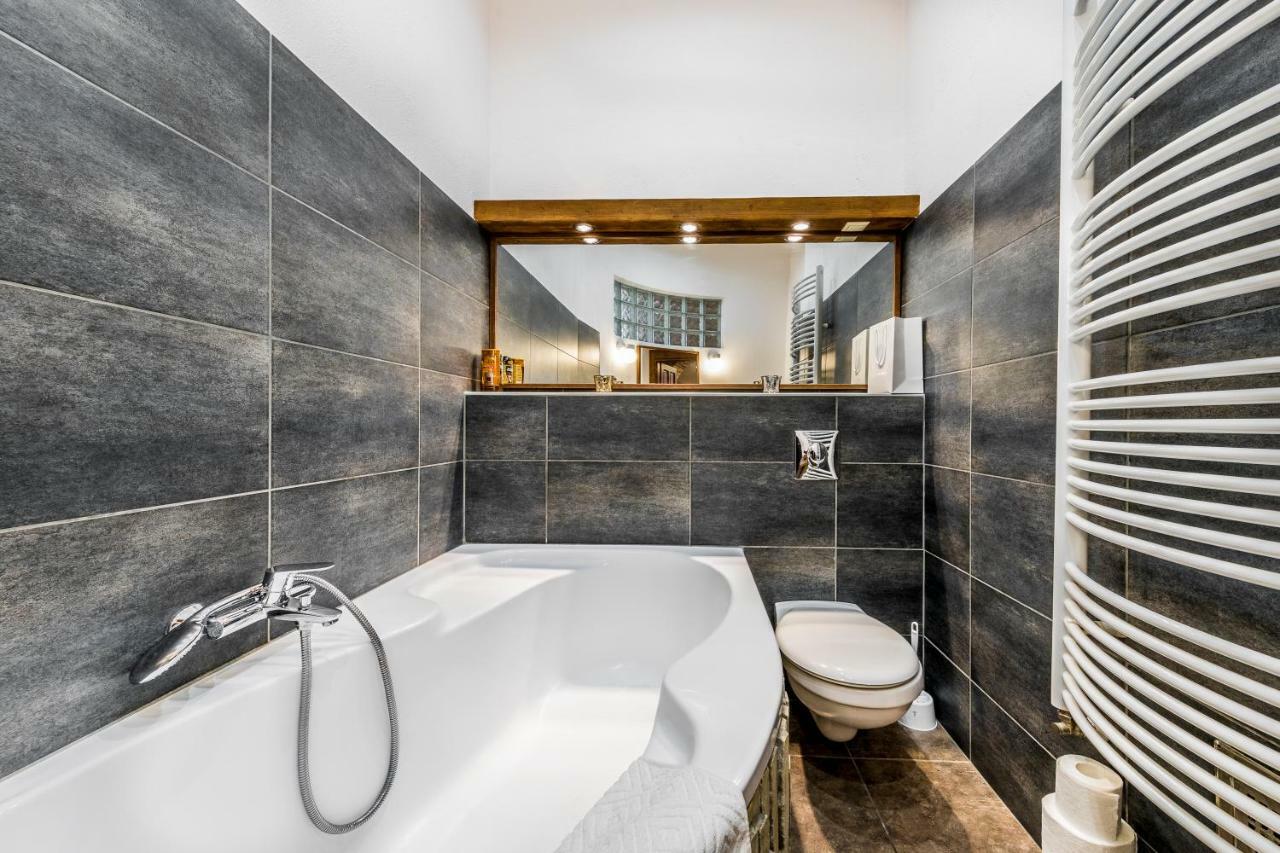 French Touch Apartment With Free Parking Budapest Ngoại thất bức ảnh